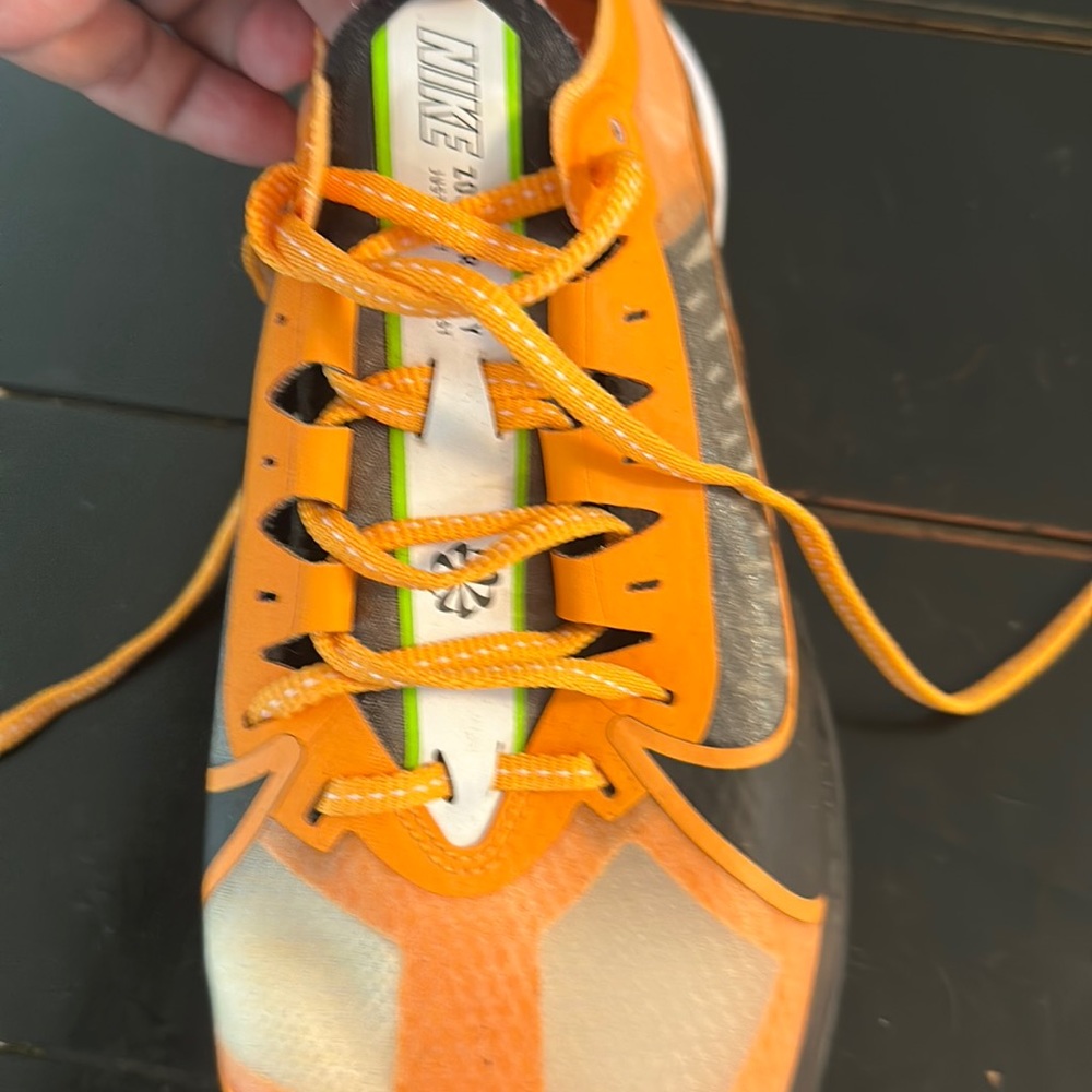 Nike Zoom Gravity - Kumquat - Men’s size 8